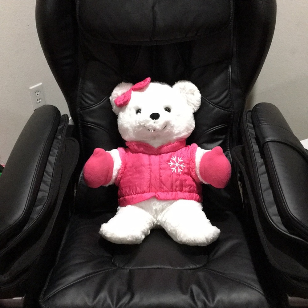 ❣️HTF WHITE BEAR❣️ COLLECTION SUPER CUTE GIANT PLUSH TOY ( NWOT ) .